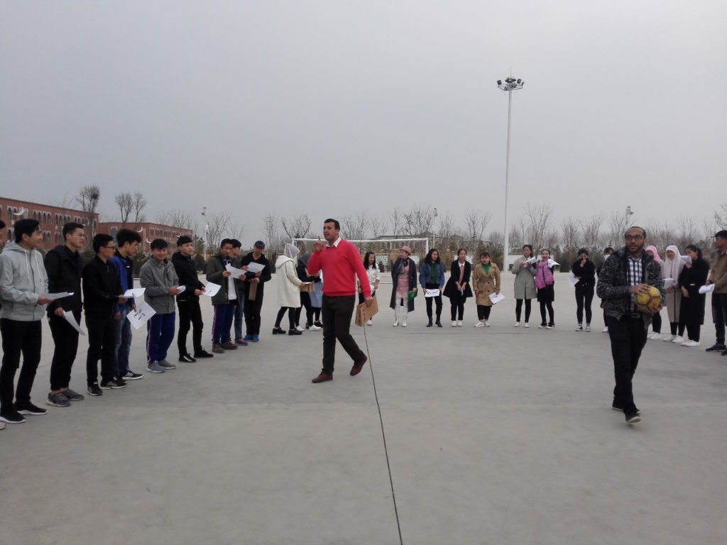 تعلم اللغة العربية حتى وأنت تلعب كرة القدم